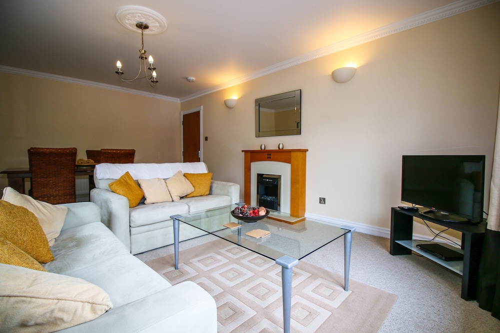 Turnberry Apartments
