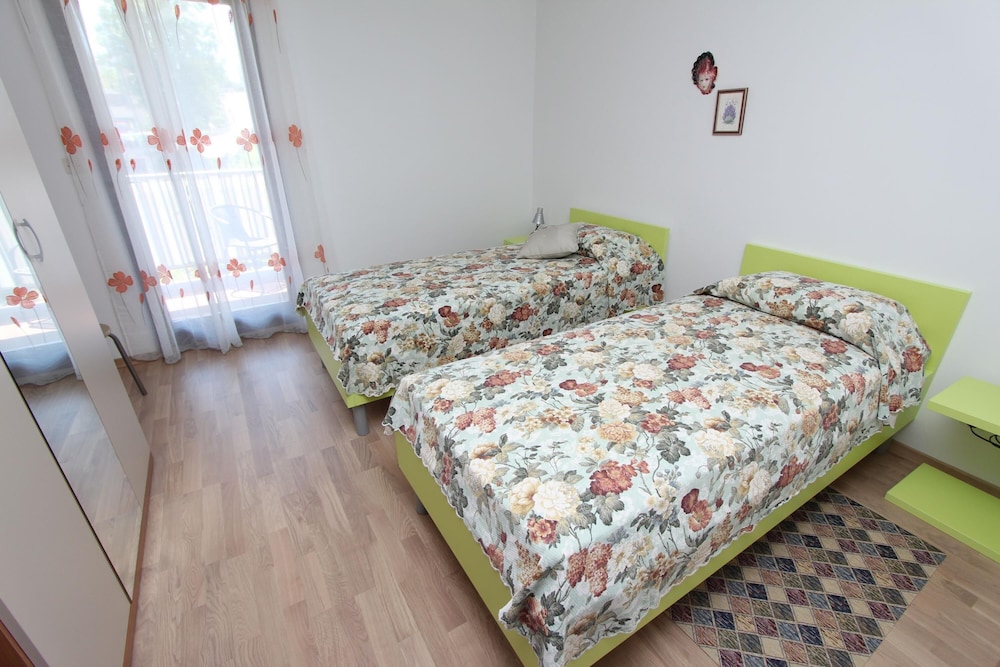 Apartment Mitton 2 view 3