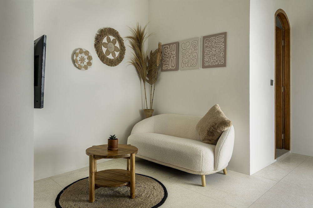 Casa Amor by GORO