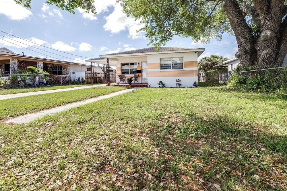 Sunny Side Up A Charming Retreat! - Image 4