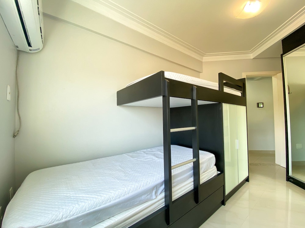 919 - Apartamento 3 quartos s uma suíte