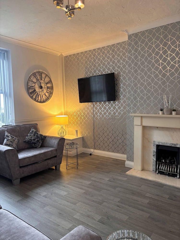 Chestnut Lodge - a Woodland Escape Near the City!