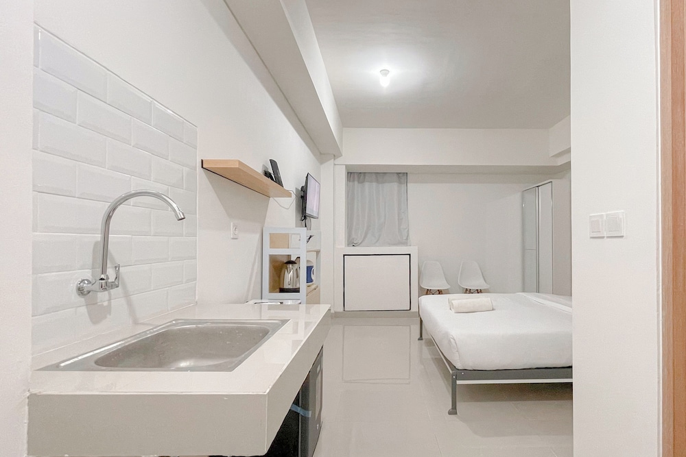Minimalist Studio (No Kitchen) Near Unhas Bandaraya - Tallasa City Makassar Apartment