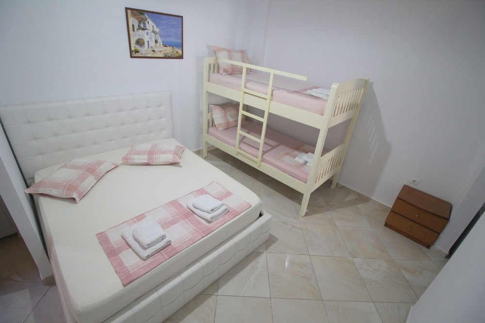 Andy Apartments