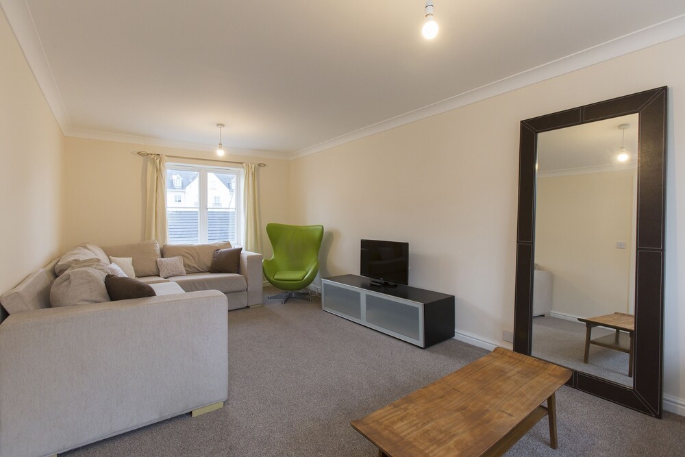 5 Rosebay Gardens