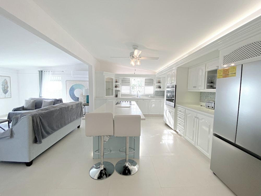 Luxury 4 Bed Villa in Barbados With Amazing Views