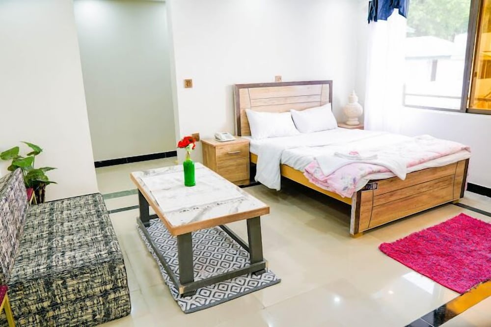 Dunleigh Apartments Murree view 5