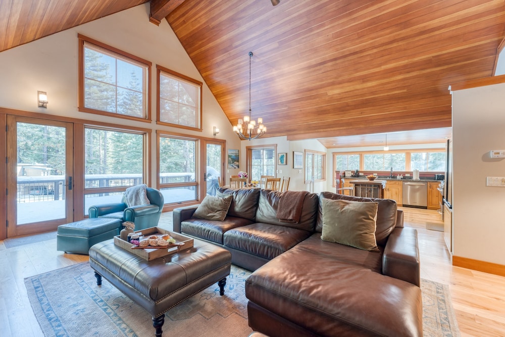 Ward Creek by Avantstay 5 Min Walk to Lake, Deck - Property Image 36