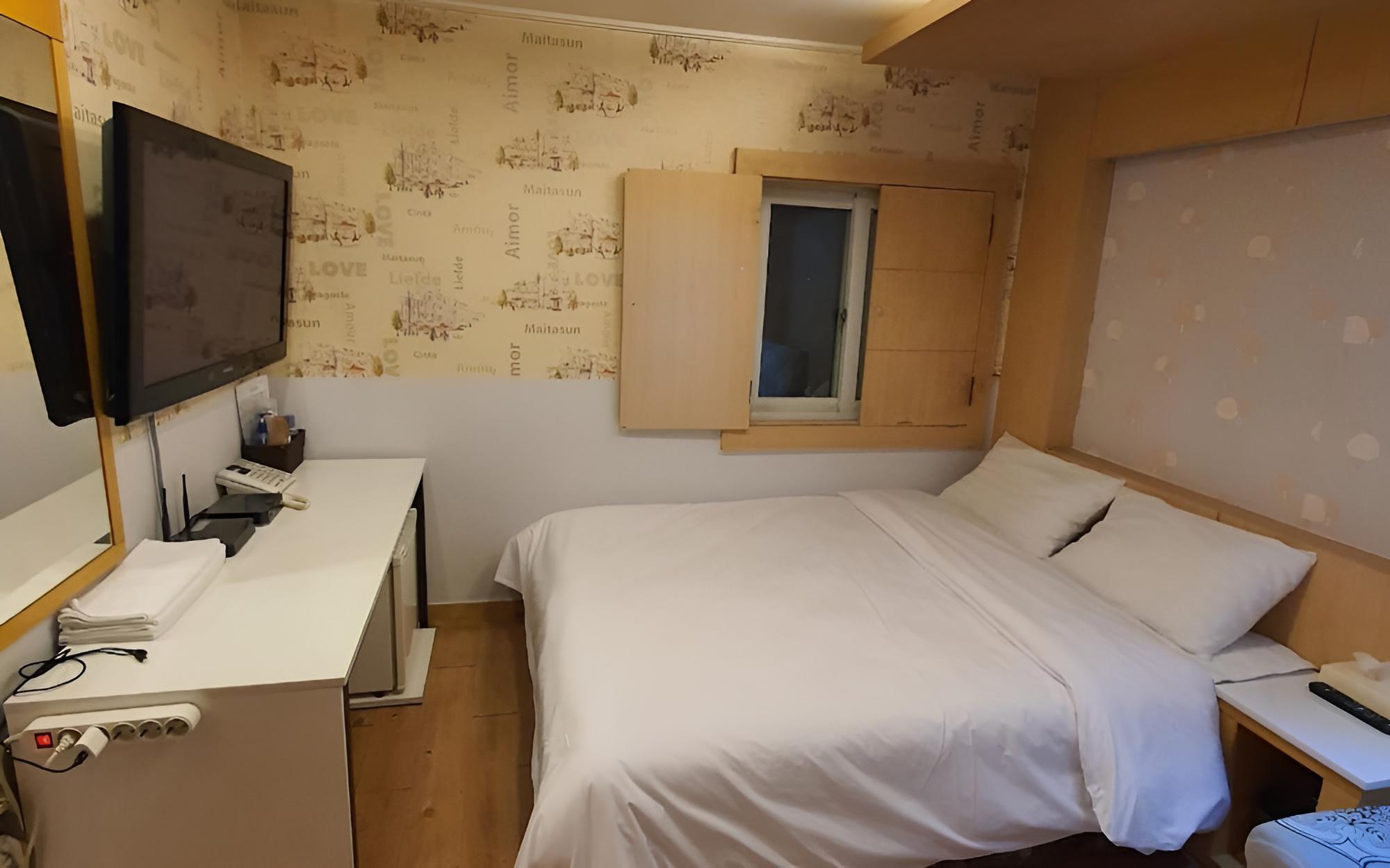 Yanggu Hyundai Motel view 3