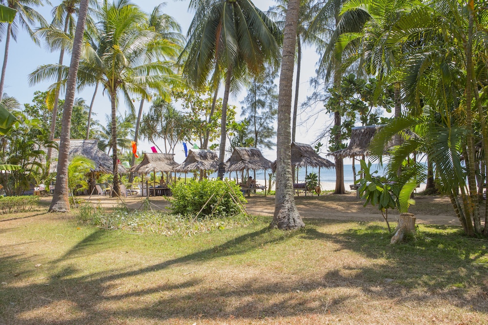 Lanta Coral Beach Resort