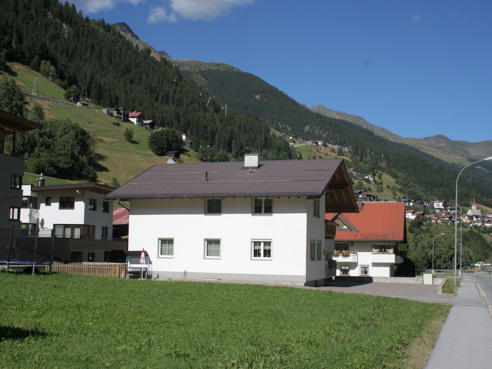 Large Apartment With a Large Balcony in Kappl