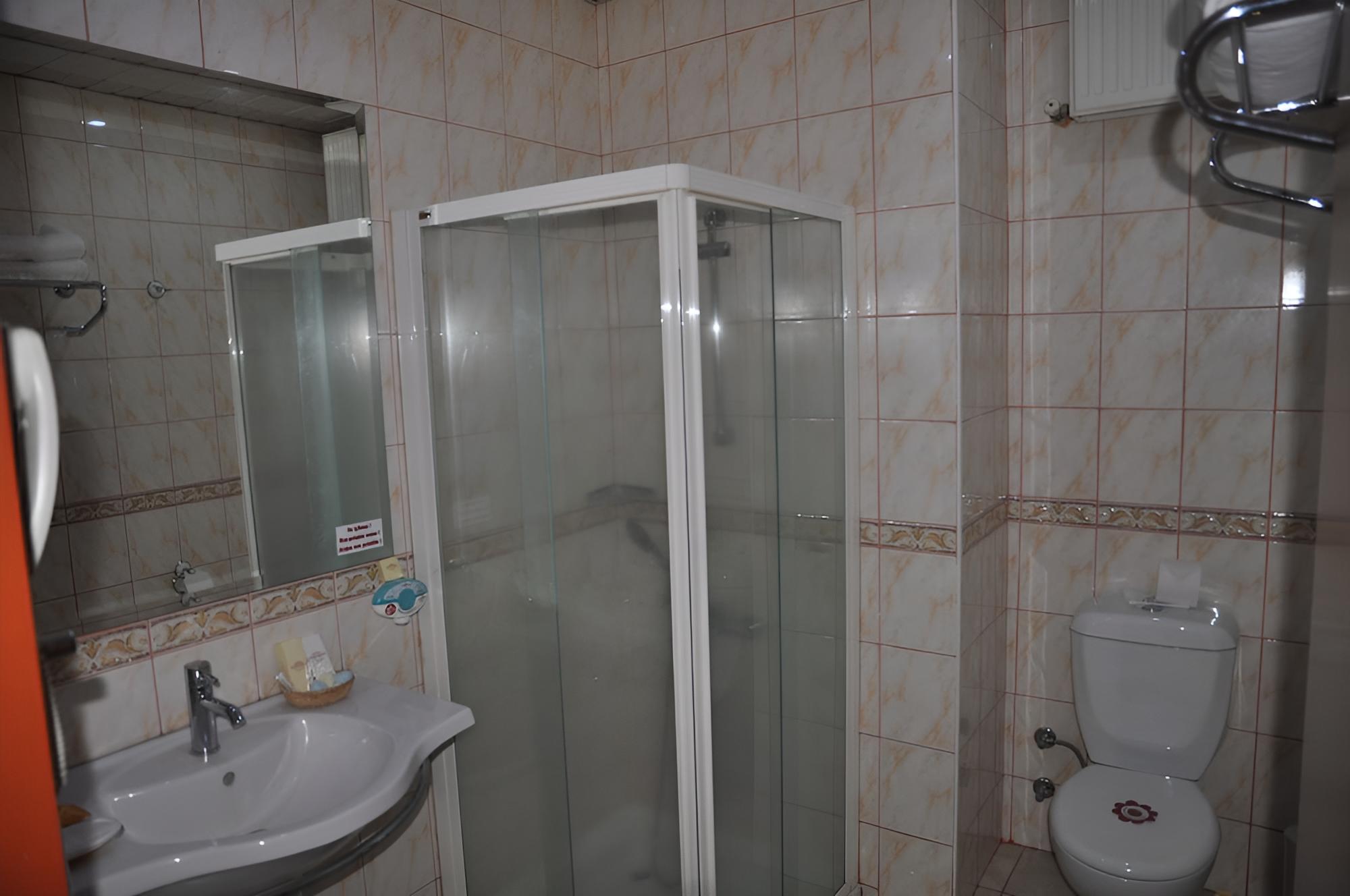 Tassaray Hotel