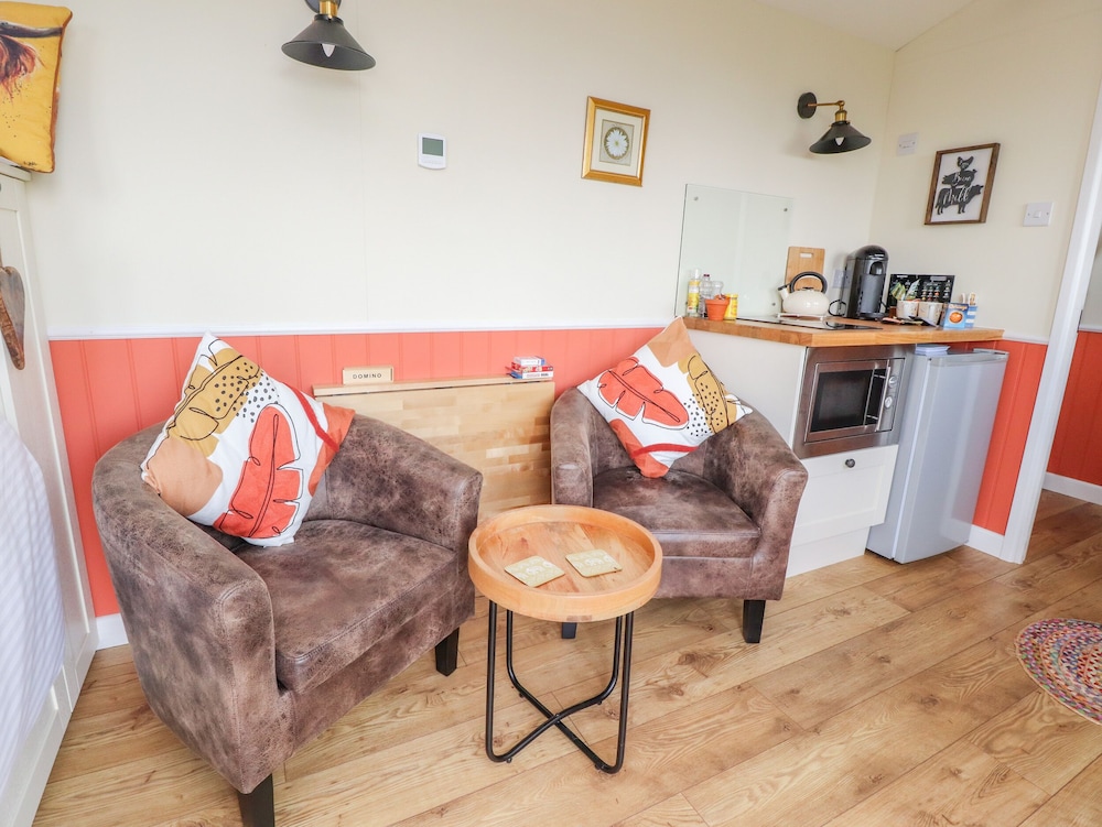 The Journeyman Luxury Shepherds Hut
