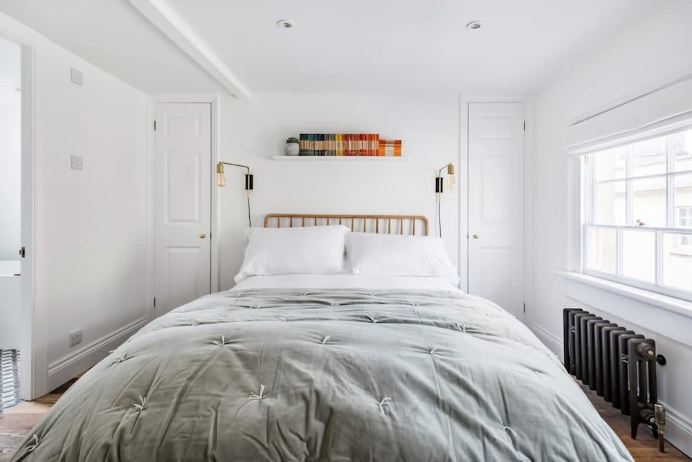 Central Georgian Townhouse With Free Parking