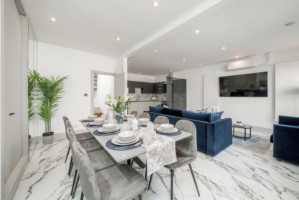 Luxury Eaton Mews House in London