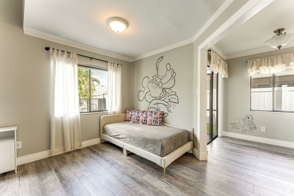 Disney-themed Home: Swim, BBQ & Explore Kissimmee!