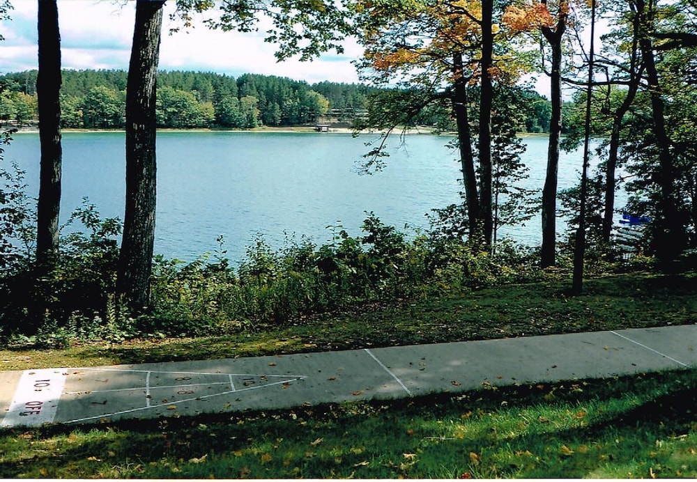 Dixon Lake Resort