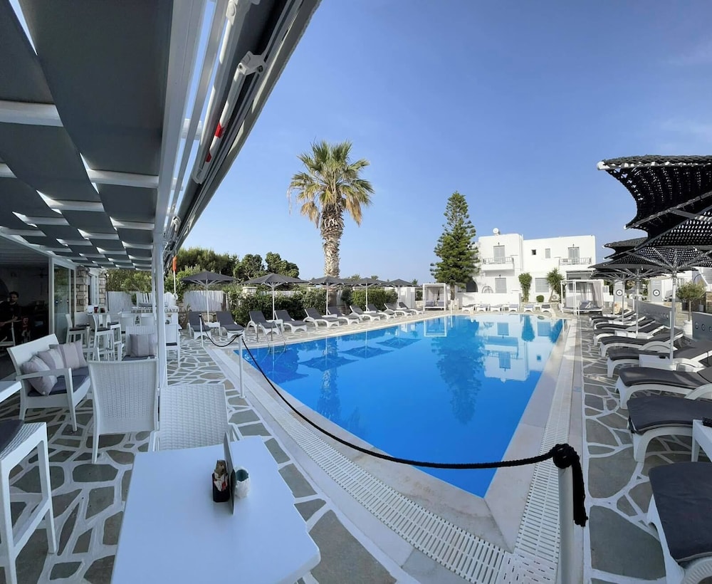Zoumis Residence