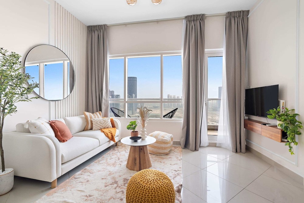 Silkhaus Modern Pad With Pool Gym Near Reem Park