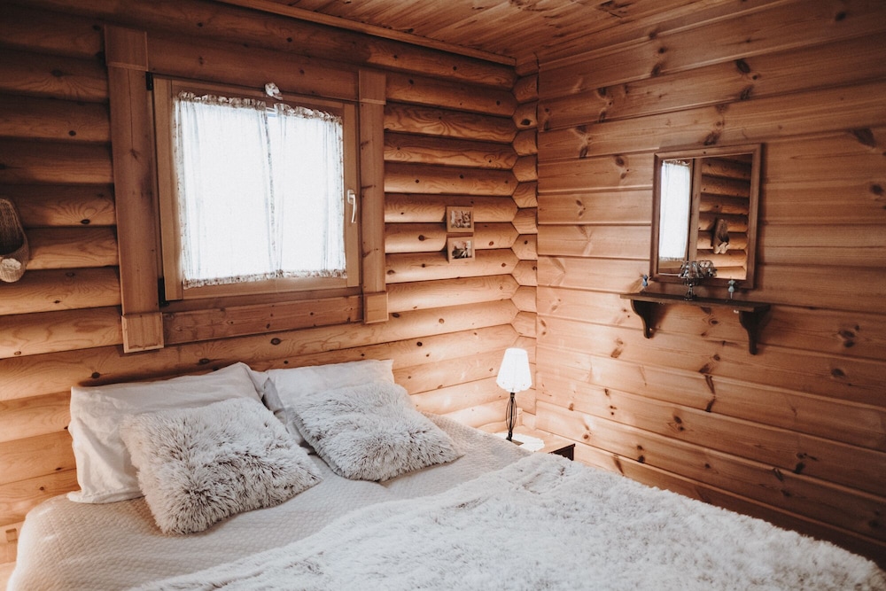 Log Cabin at White River view 5