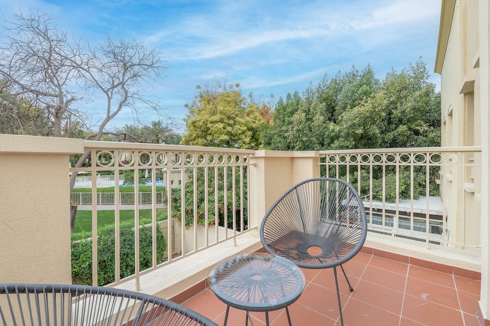 Tranquil 3BR Villa in Springs Community - Sleeps 7