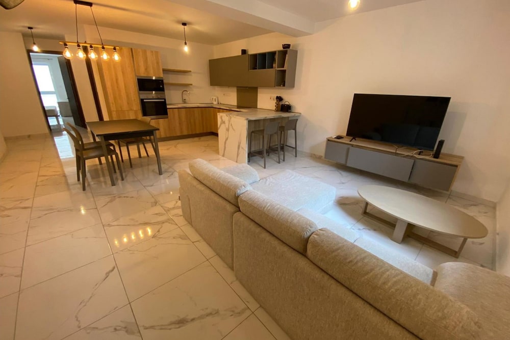 Modern Apart Heart Of Sliema V122