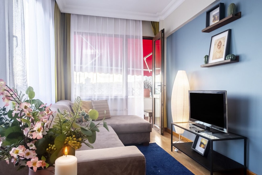 Apartment With Fascinating View in Besiktas