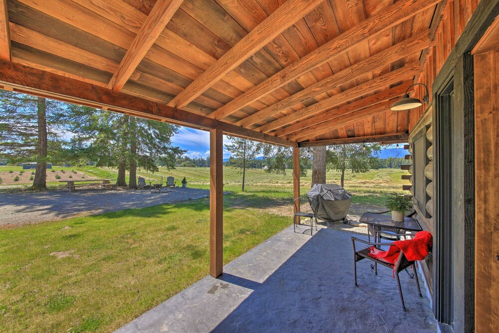 Serene Kootenai Cabin - 3 Mi to Dtwn & River! view 3