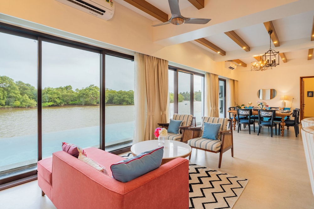 ELIVAAS VILLA FLEUVE