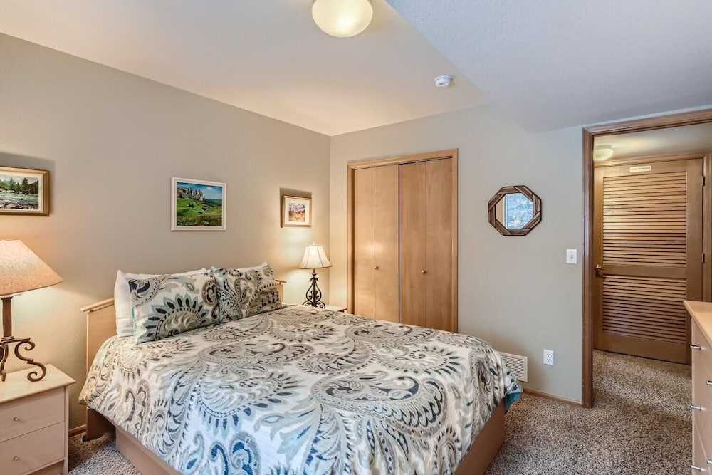 Gold Dust 660a 3 Bedroom Townhouse by RedAwning