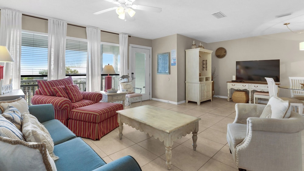 2BR Steps to Sand Pool, Near Pier Park + Free Attraction Tickets!