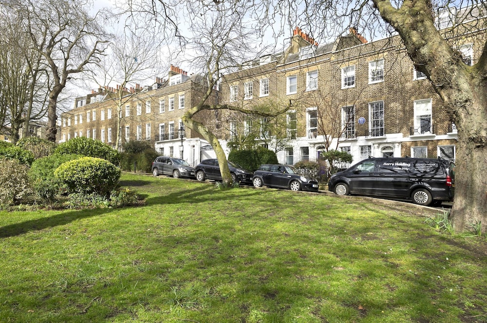Historic Family Home Near Hampstead Heath by Underthedoormat