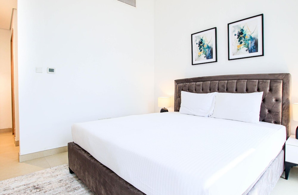 Chic 1BR Iris Amber Al Jaddaf