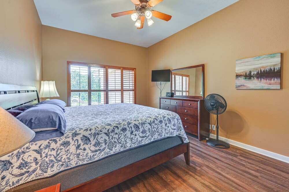 Boat Dock & Hot Tub: Waterfront Home in Milam!