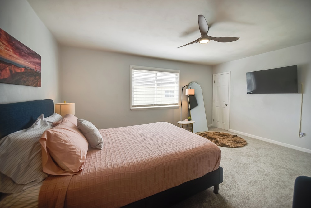 Easy Beach Access: Duplex 1/2 Mi to Chesapeake Bay