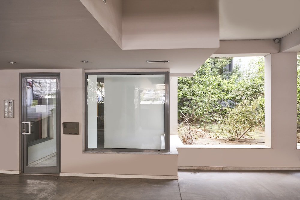 Contemporary Comfy Apt