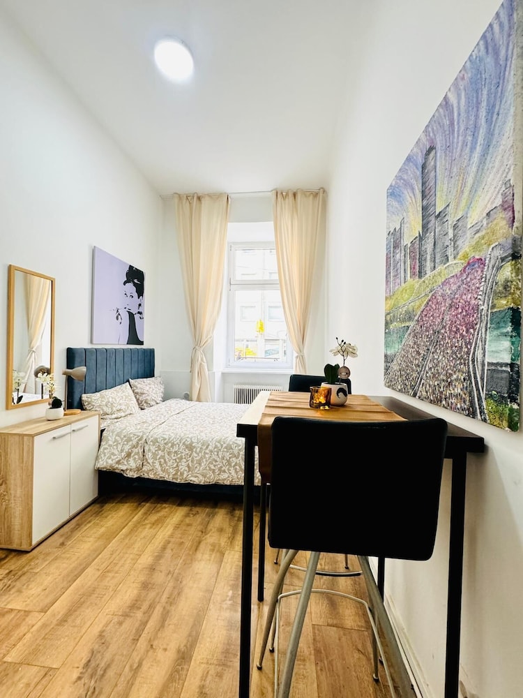 5BR Apt 10min to Matzleinsdorfer