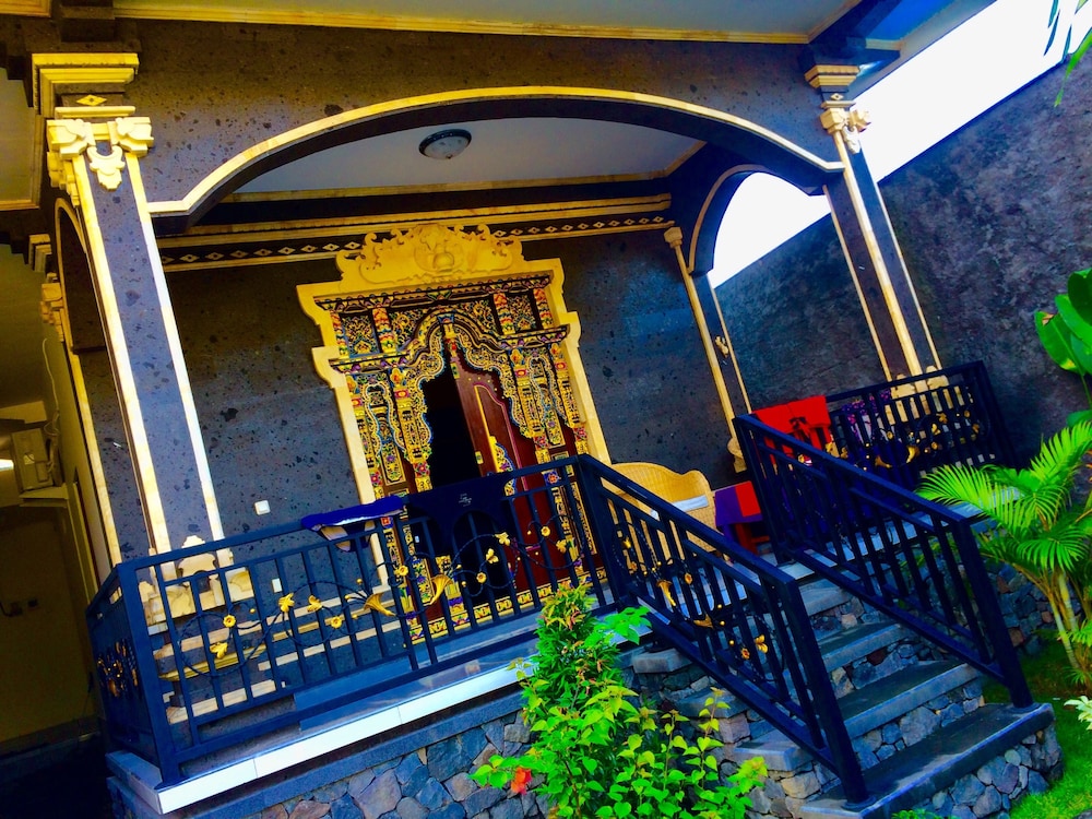 Amed Romance