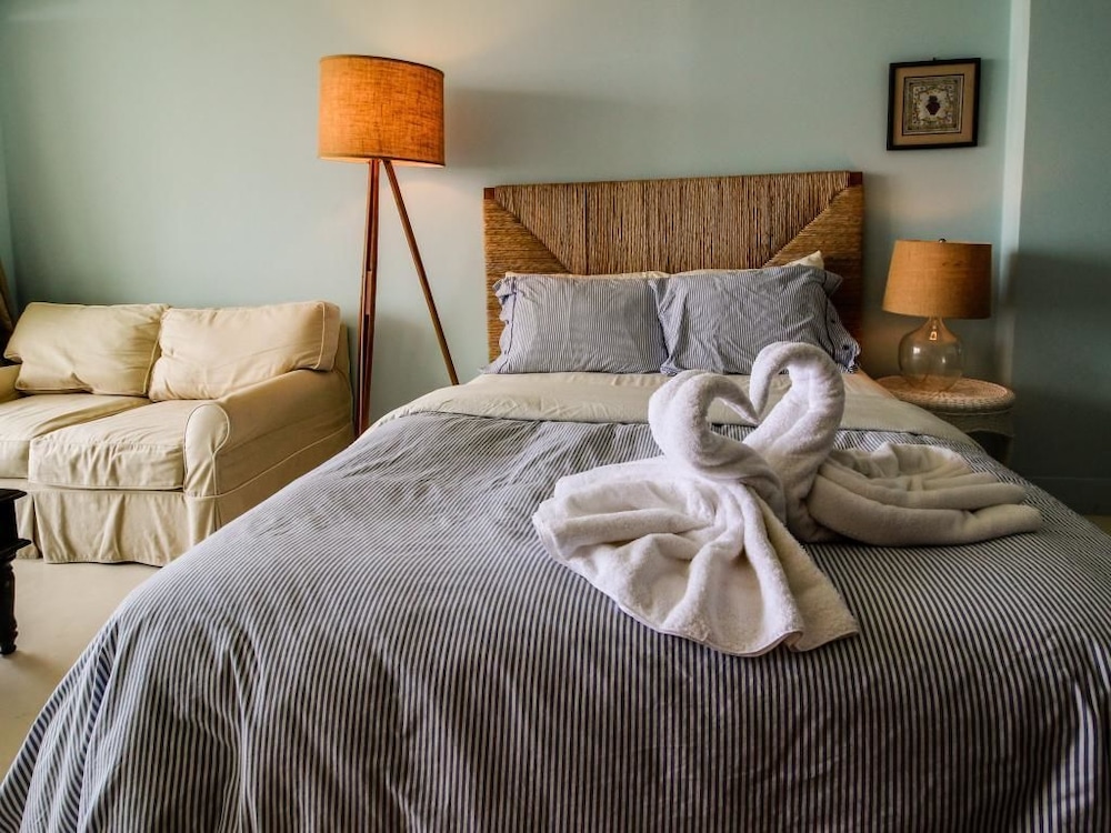Cozy Islander East