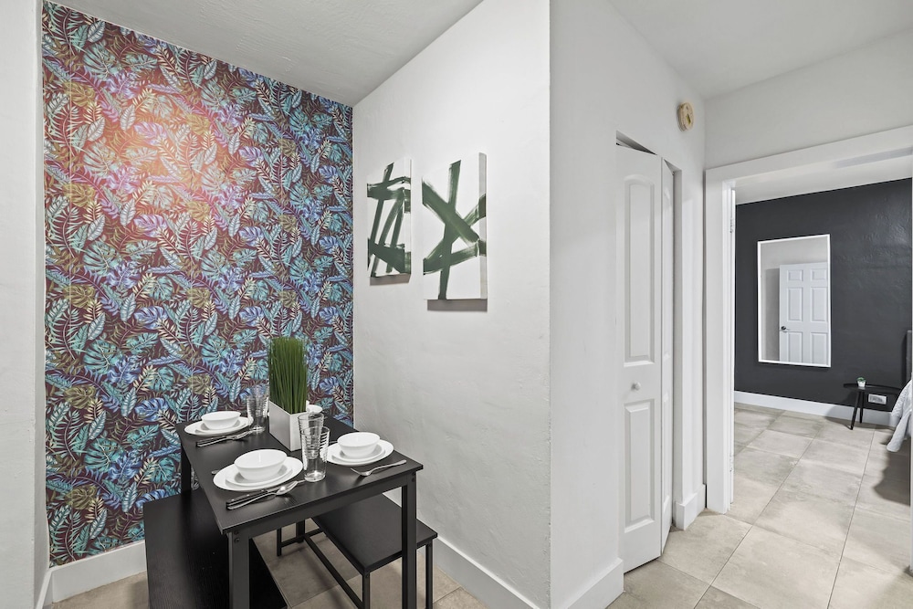 Harding Avenue Apartments by Andes STR
