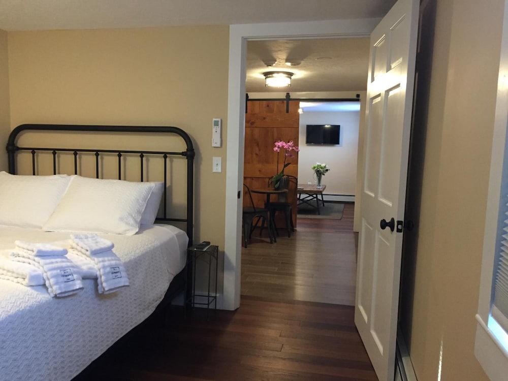 Sea Street Inn