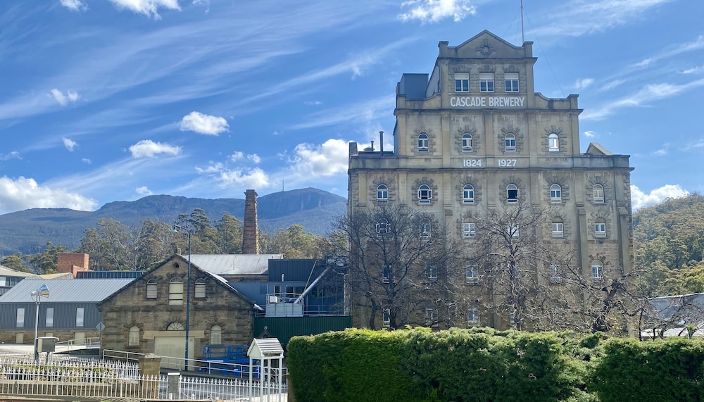 The Macquarie Hotel