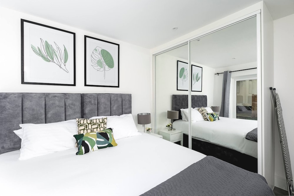 Skyvillion -vineyard Court- Enfield 1-bed Wgarden view 3