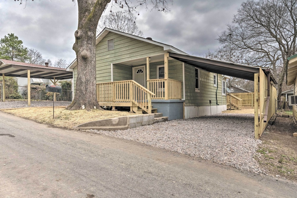 Hot Springs Home < 1 Mi to Oaklawn Racing Casino! view 5