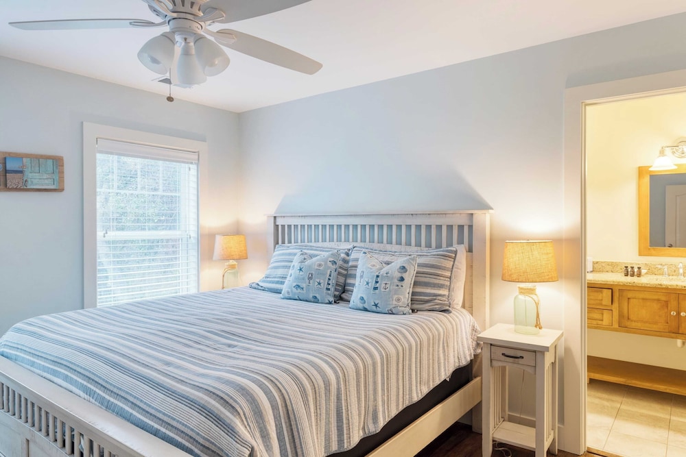 Pink Plume Coastal Escape Near Beach, Private Pool, Grill, & Luxe Interiors