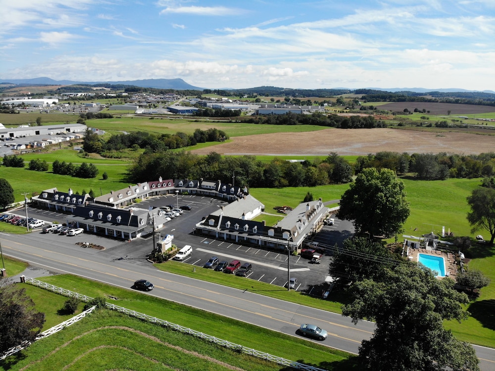 Hotel The Village Inn