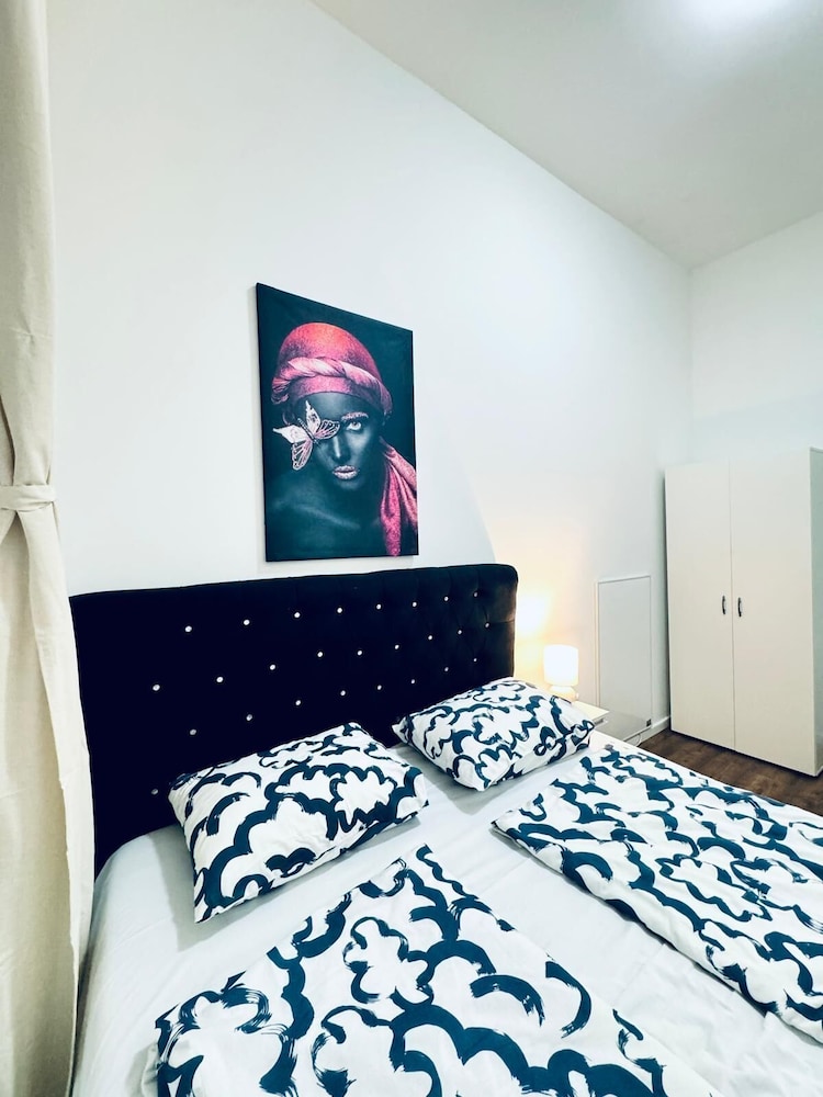 Affordable 5BR Apt Near Atzgersdorf