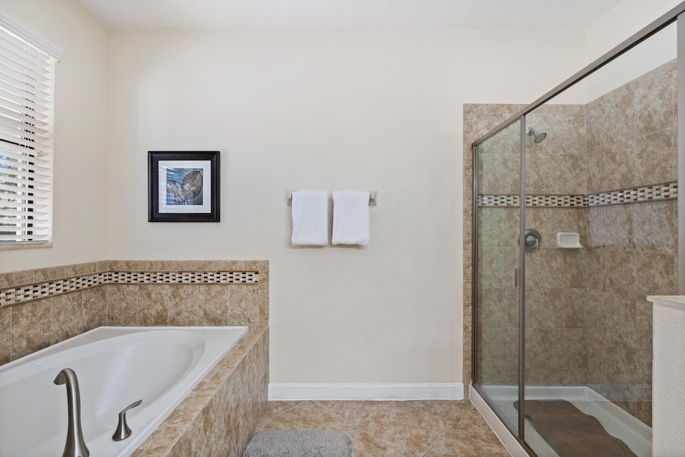 1437 Moon Valley Dr