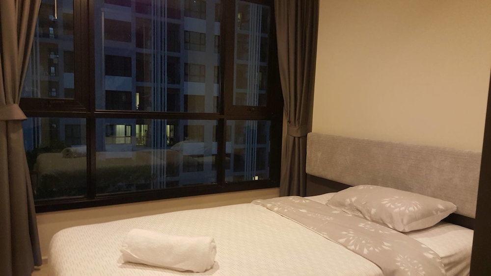 A Luxury 2 Bedrooms The Base Downtown