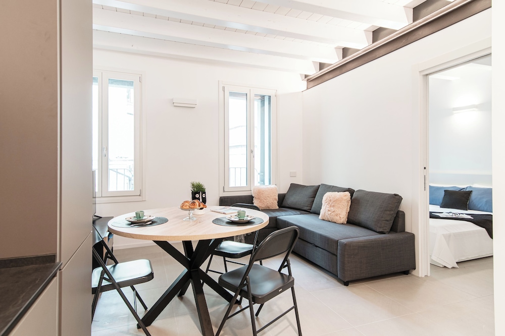 Suite JOIVY Lake 11
